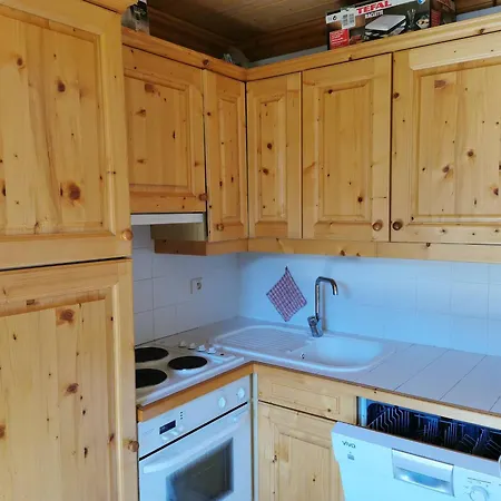 Vaste Appt 2 Ch + Cabine, 200m Des Pistes, Parking, Balcon Sud, Non-fumeur - Fr-1-355-183 * Meribel